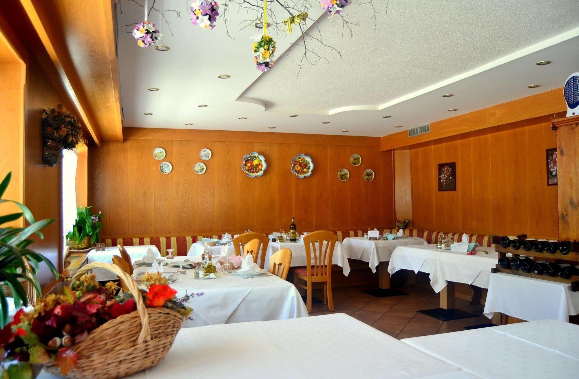 מואנה Albergo Trentino מראה חיצוני תמונה